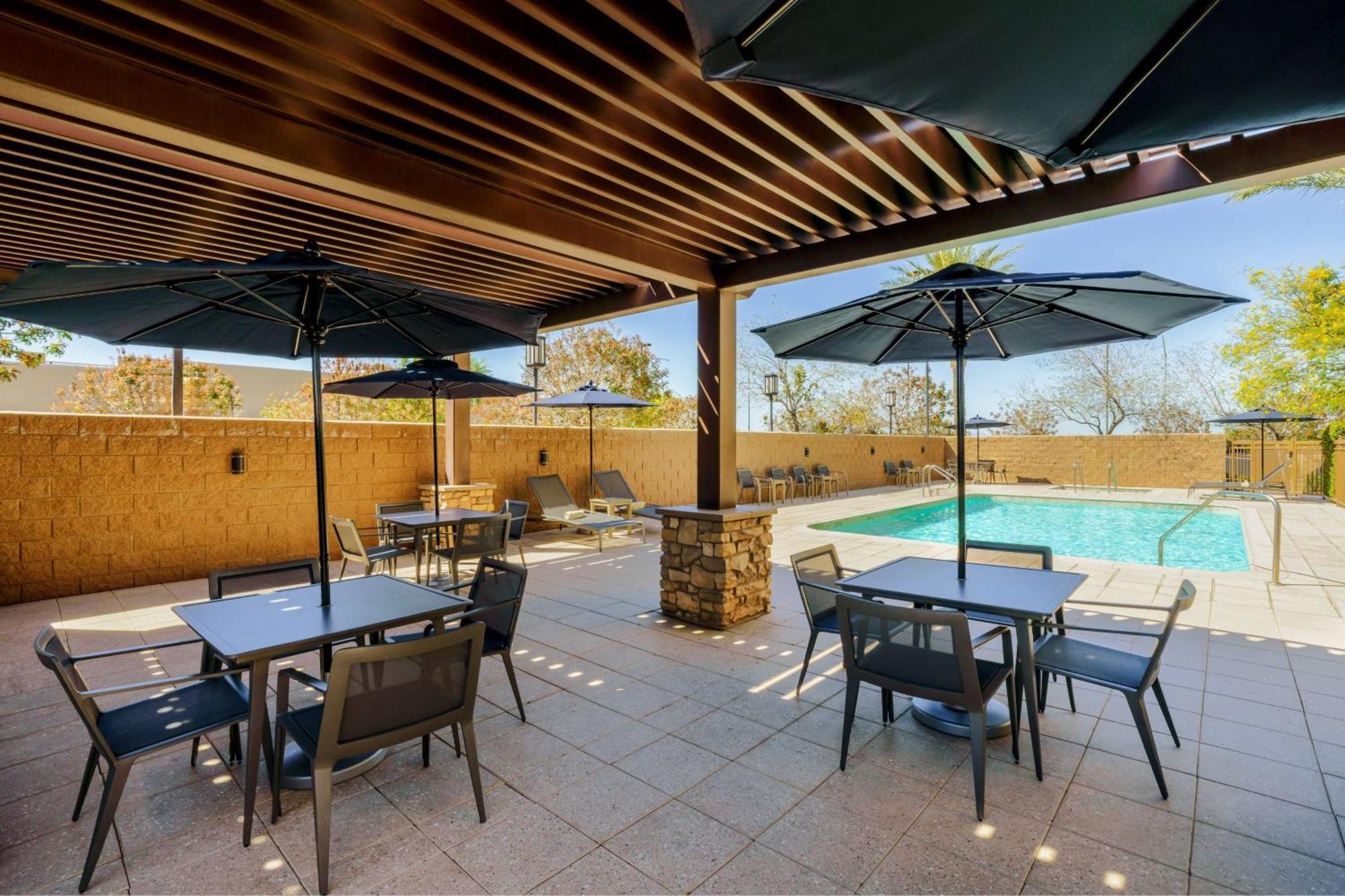 Courtyard By Marriott Phoenix Mesa Gateway Airport Zewnętrze zdjęcie
